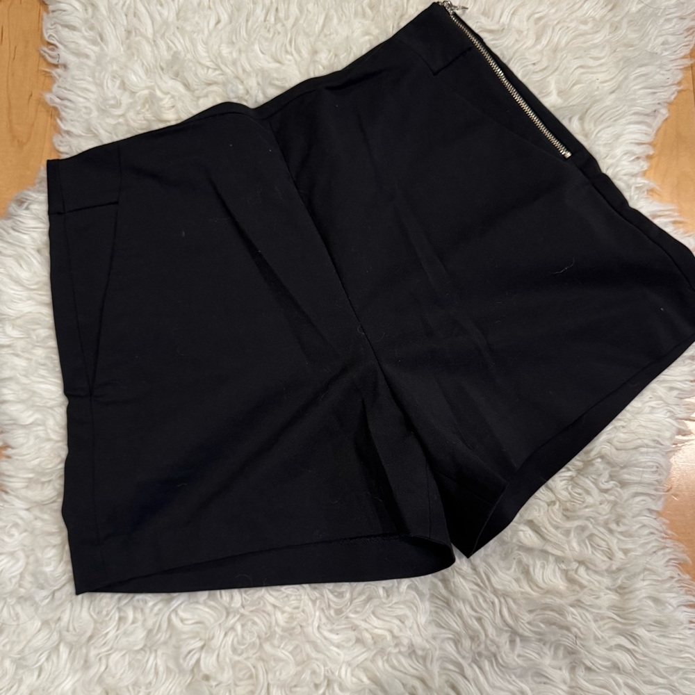 PHILOSOPHY black slack tailored shorts size 6